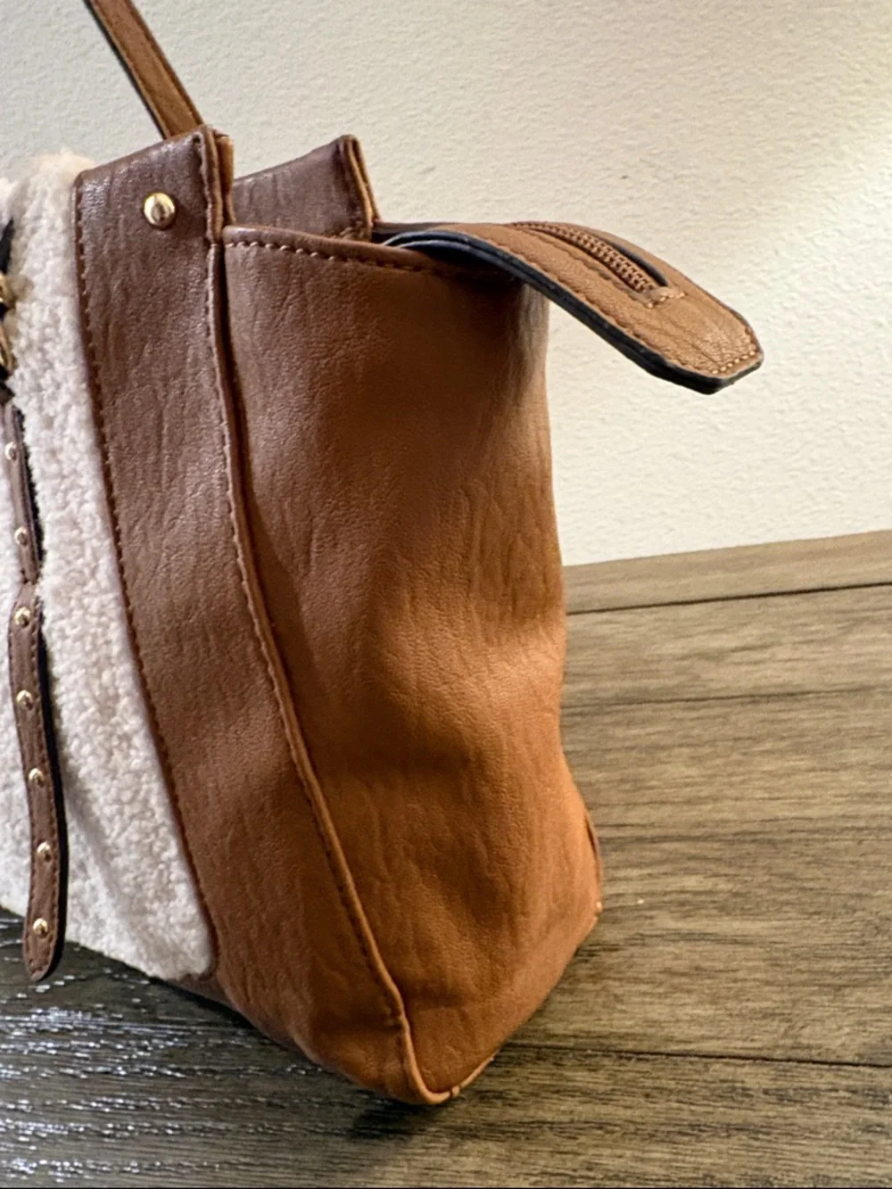 EUC [Jessica Simpson] Vienna Vegan Leather Sherpa Tote Shoulder Bag Purse - Picture 11 of 16